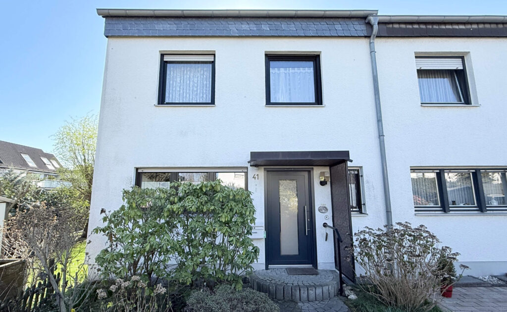 erfolgreich verkauftes Einfamilienhaus mit knapp 100 Quadratmetern in Langenfeld von Ullrike Rheindorf Immobilien aus Leichlingen